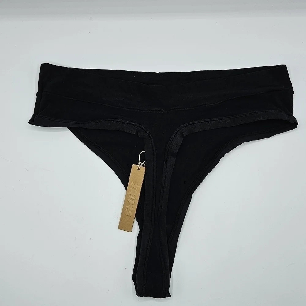 NWT Skims Pn-thong onyx size 2x